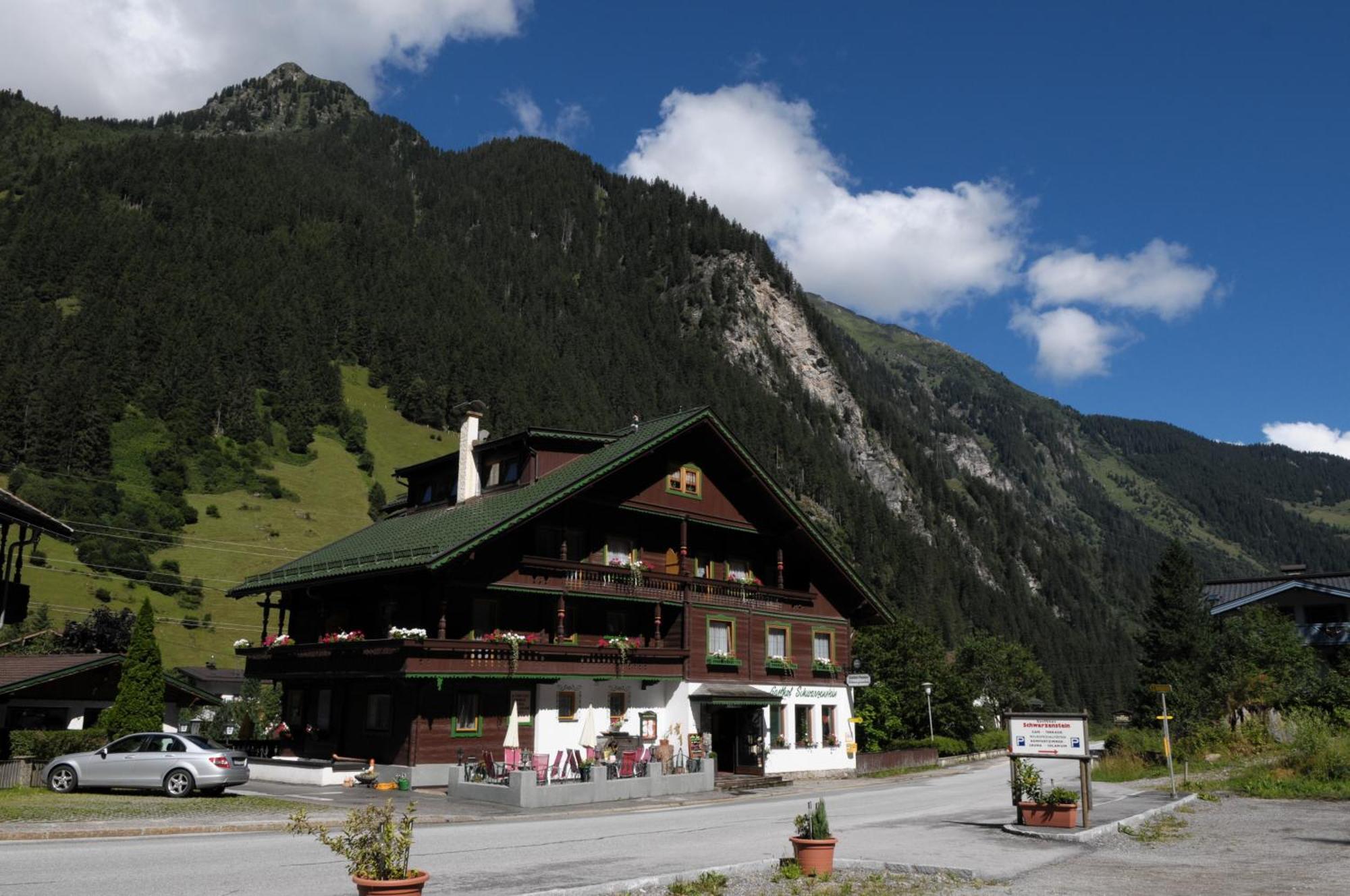 Hotel Gasthaus Schwarzenstein Ginzling Exterior photo